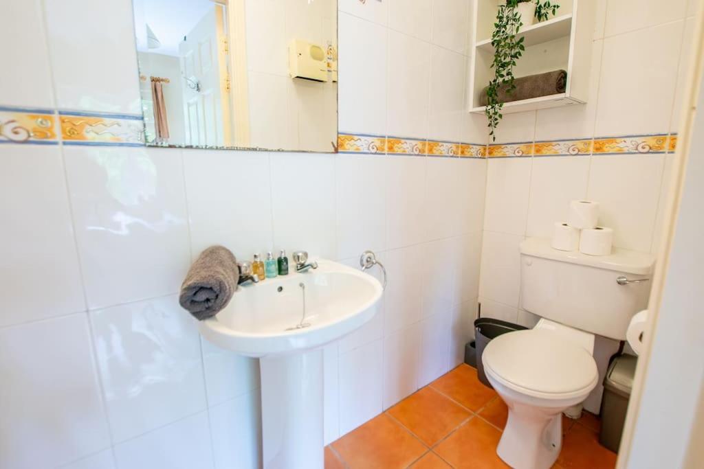 Casa vacanze 103 - The Townhouse At Gort Na Coiribe By Shortstays *