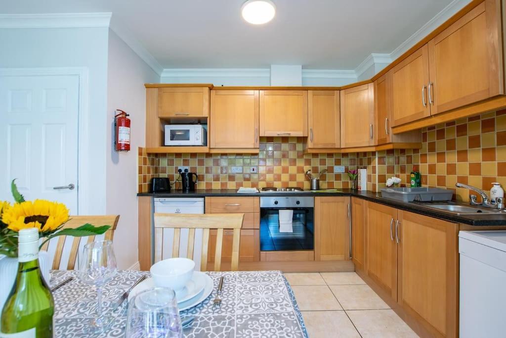 103 - The Townhouse At Gort Na Coiribe By Shortstays Casa vacanze